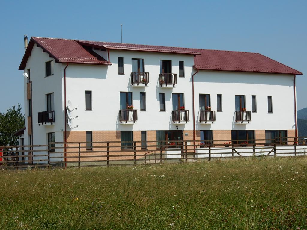 Pensiunea Cetatea Craiului Risnov Exterior photo
